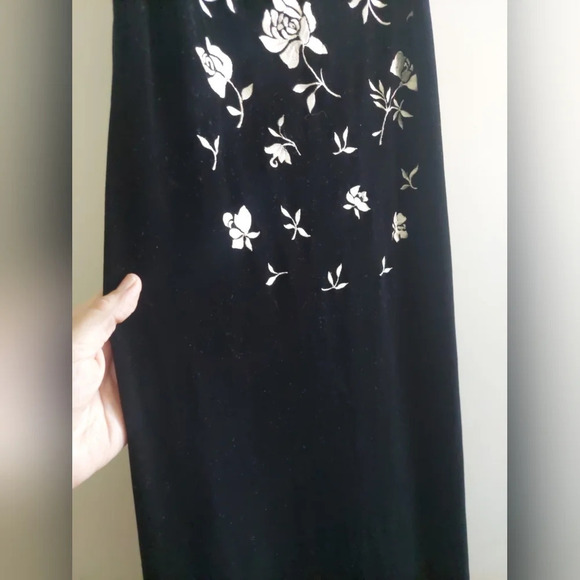 Vintage floral embroidered Velour  Maxi dress black 11/12 M Whimsigoth Wedding - Picture 4 of 9